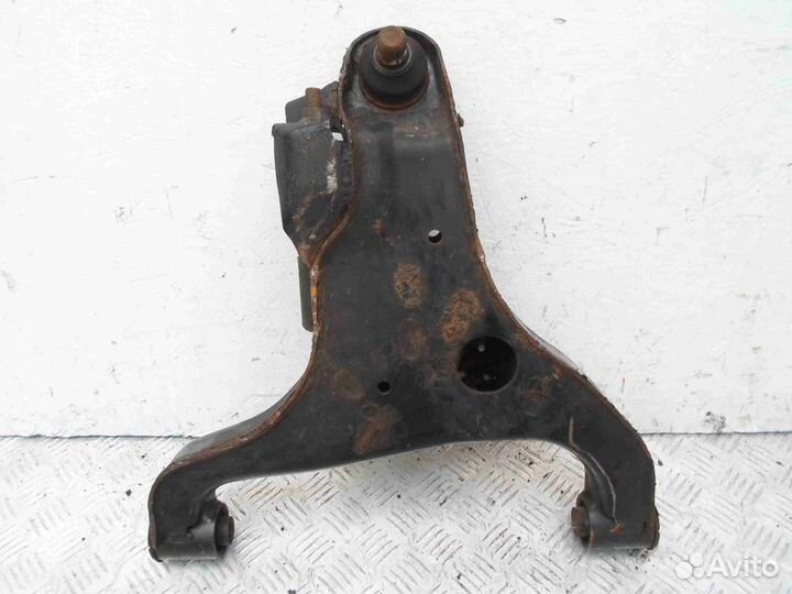 Рычаг передний левый нижний Nissan Titan 2 Crew Ca