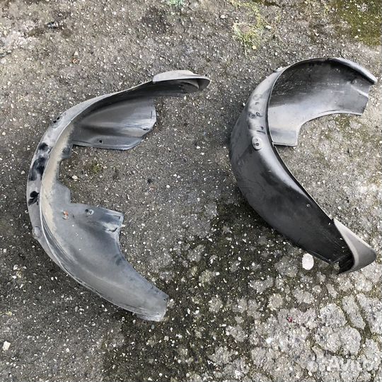 Подкрыльник фф2