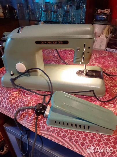 Швейная машина
