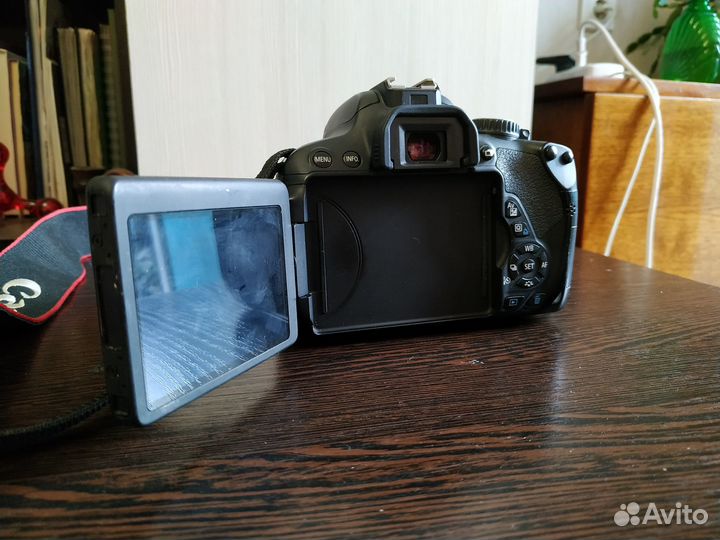 Зеркальный фотоаппарат Canon EOS 650D