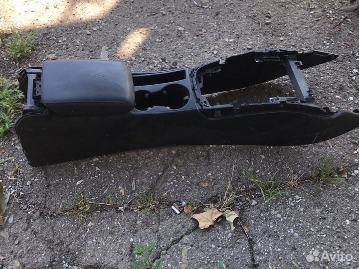 Подлокотник Ауди а5