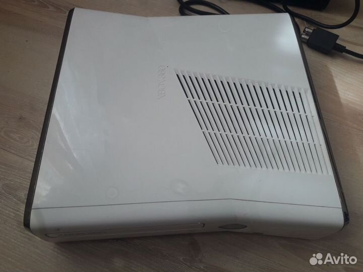 Xbox 360, 500gb +77игр прошит