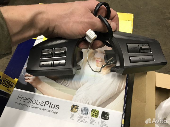 Кнопки управления на руле Outback B14