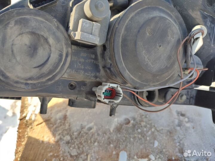 Фара передняя правая Nissan Primera (P12)