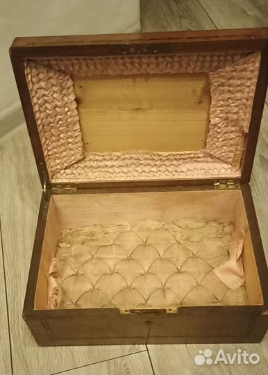 Сундук антикварный