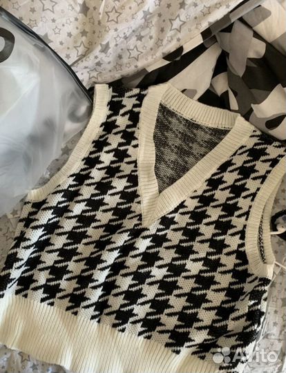 Новый вязаный жилет женский s