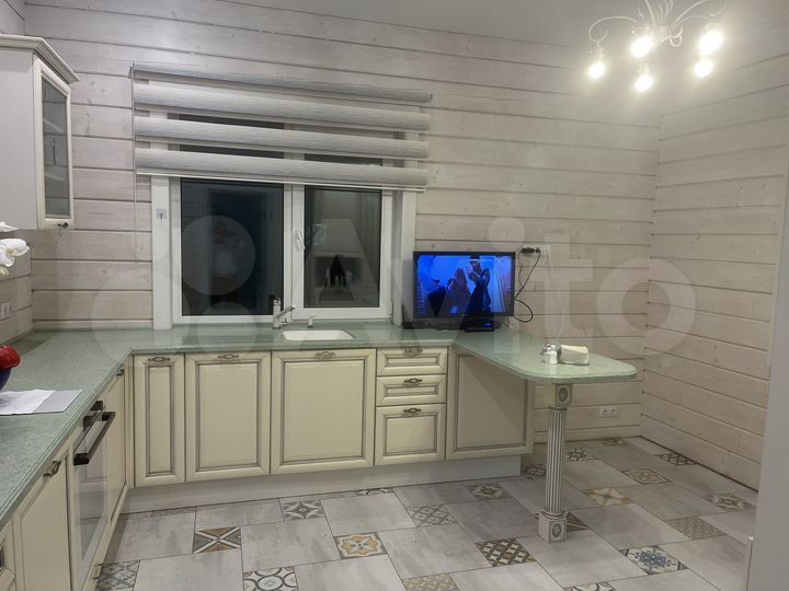 Дом 270 м² на участке 13 сот.