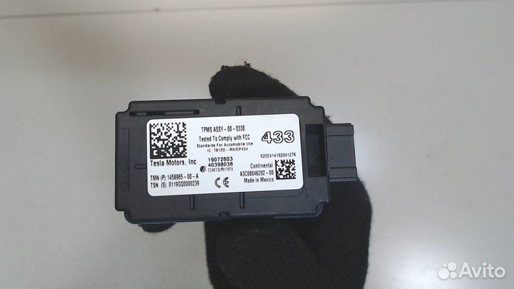 Блок контроля давления в шинах Tesla Model 3, 2019