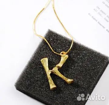 Золотая подвеска буква