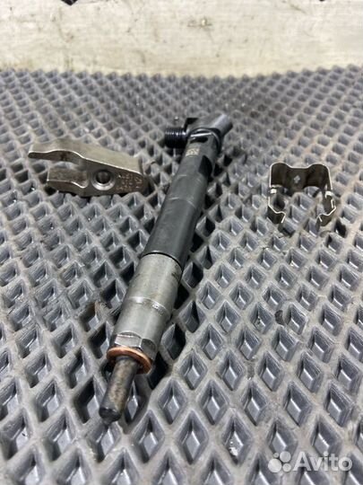 Форсунка топливная Mercedes-Benz E-Class W212