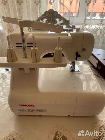 Распошивальная машина Janome Cover Pro 2