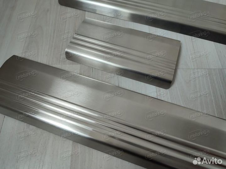 Накладки на внутренние пороги Ford Kuga 2013-2016