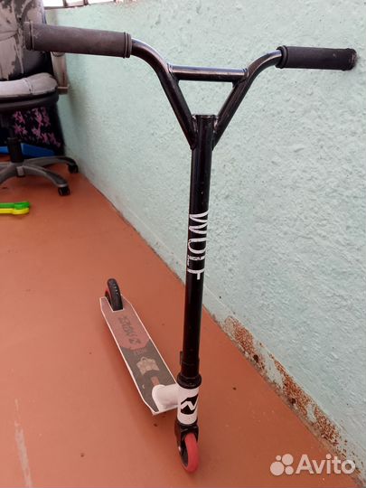 Трюковой самокат Wolf