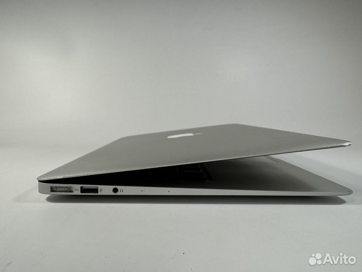 MacBook Air 13 2015 топовый i7 2.2/8/128 (461 цикл