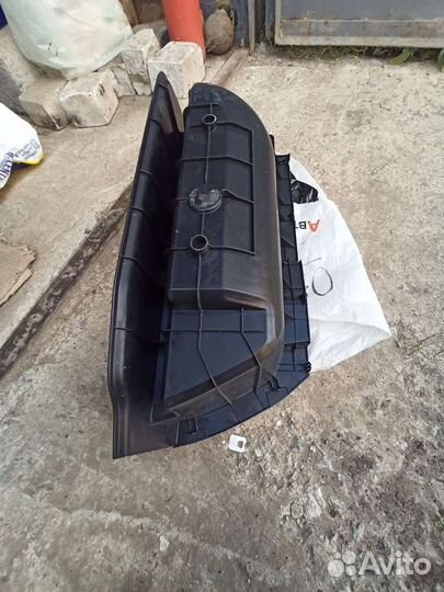 Продам бардачок багажника на rav4