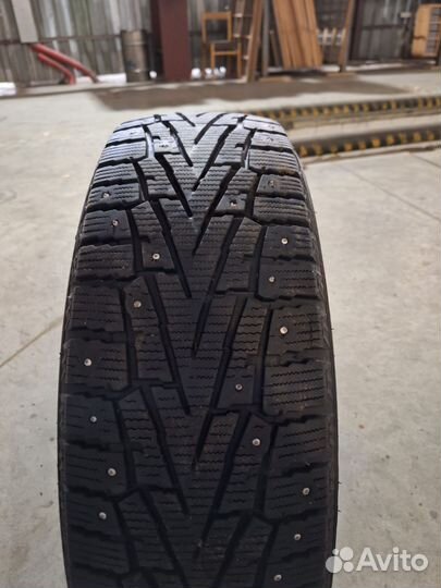 Roadstone Winguard Spike 225/65 R17 T