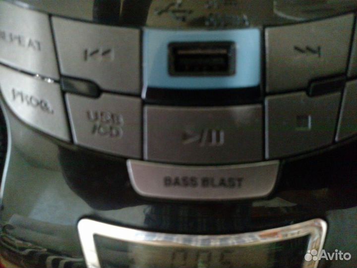 Стильный портативный бумбокс LG SB 16В
