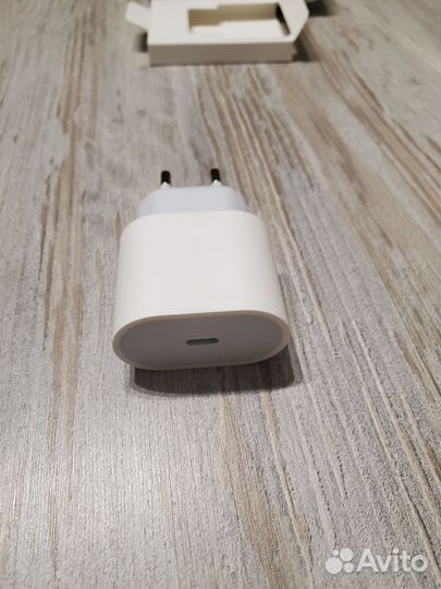 Зарядное устройство на iPhone