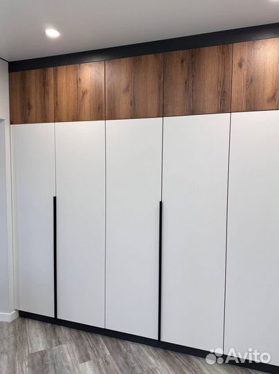 Шкаф распашной