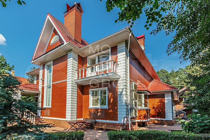 Дом 540 м² на участке 16 сот.