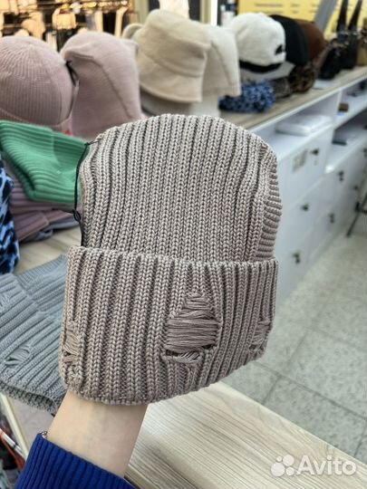 Шапки новые женские с ушками