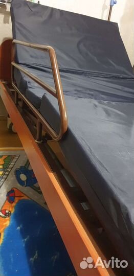 Медицинская кровать