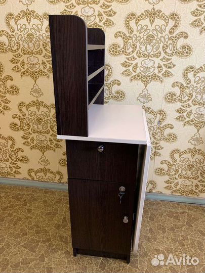 Стол для маникюра бу