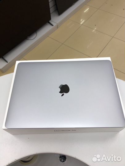 М35 Apple MacBook Air 13 2020 i5