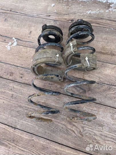 Пружина задняя Renault Laguna 1.6