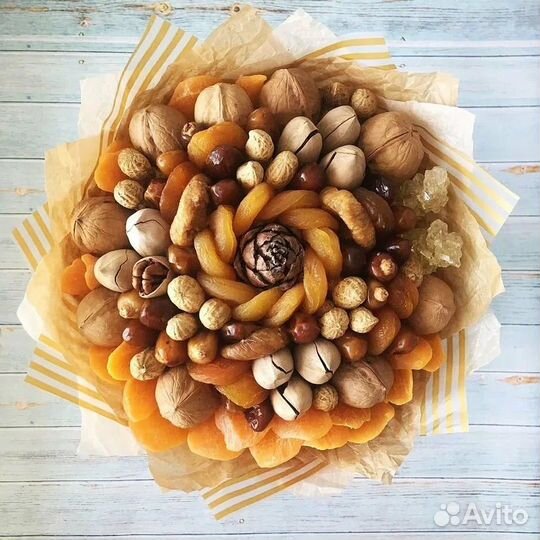 Букеты из сухофруктов и орехов
