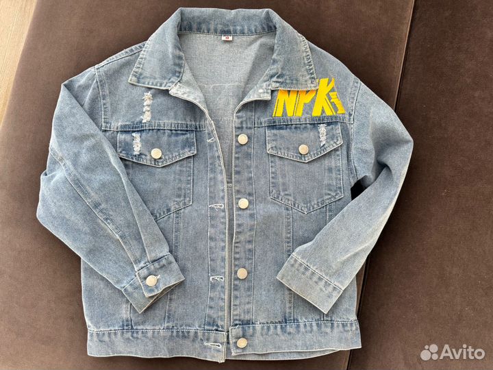 Джинсовая куртка на девочку 134-140