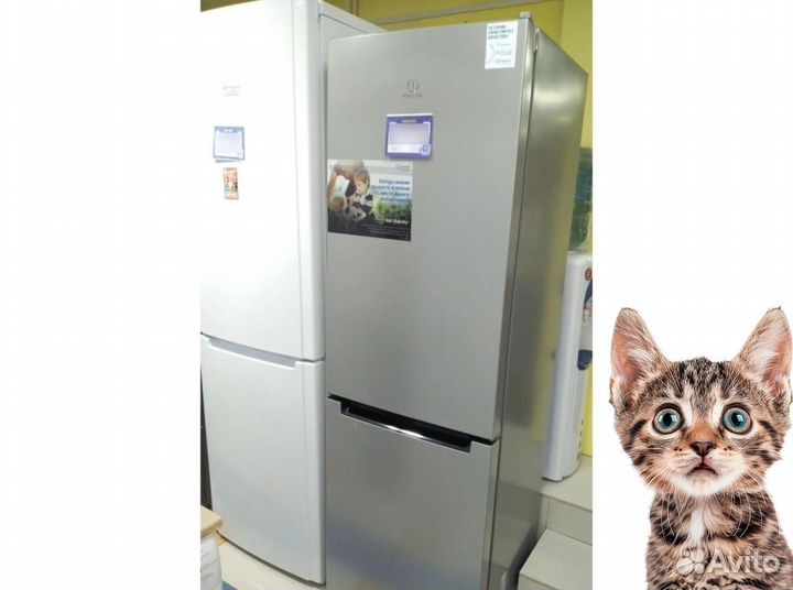 Холодильник Indesit. Гарантия 1 год