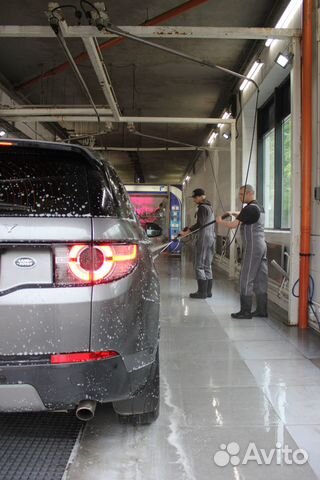 Автомойщик мойка кузова автомобиля