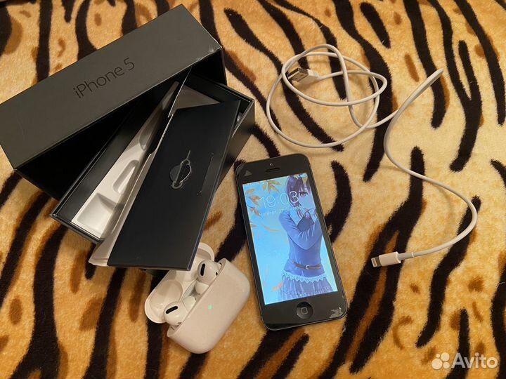iPhone 5 black 16gb