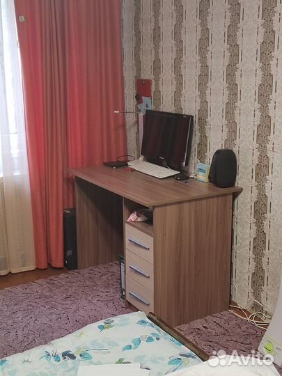 Письменный стол