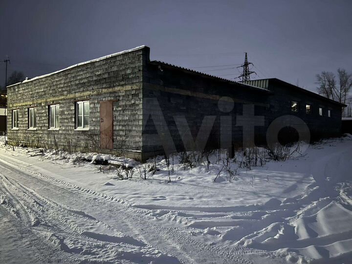 Гараж, > 30 м²