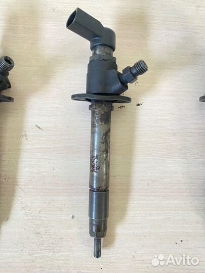 Топливная форсунка Land Rover Discovery 3 L319 2.7