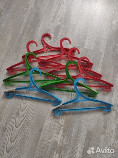 Вешалки плечики детские пластиковые
