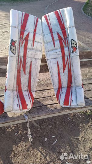 Вратарская хоккейная форма