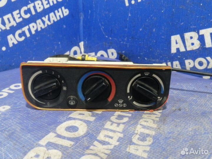 Блок управления печкой Bmw E36 седан 1996
