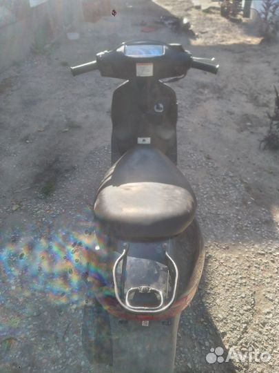 Скутер Suzuki lets new 2