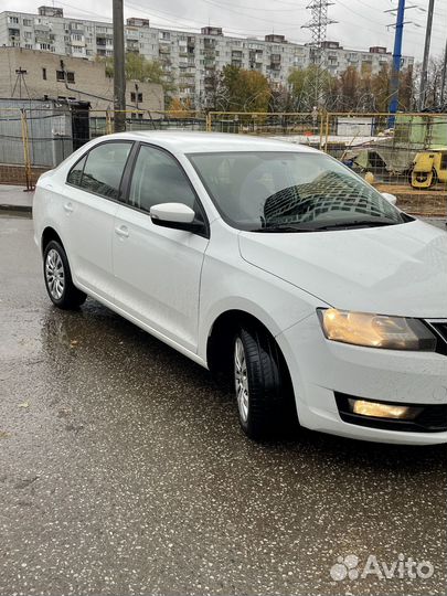 Skoda Rapid 1.6 AT, 2018, 270 000 км