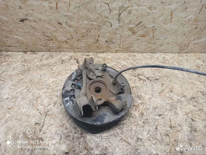 Кулак задний левый Volkswagen Touareg