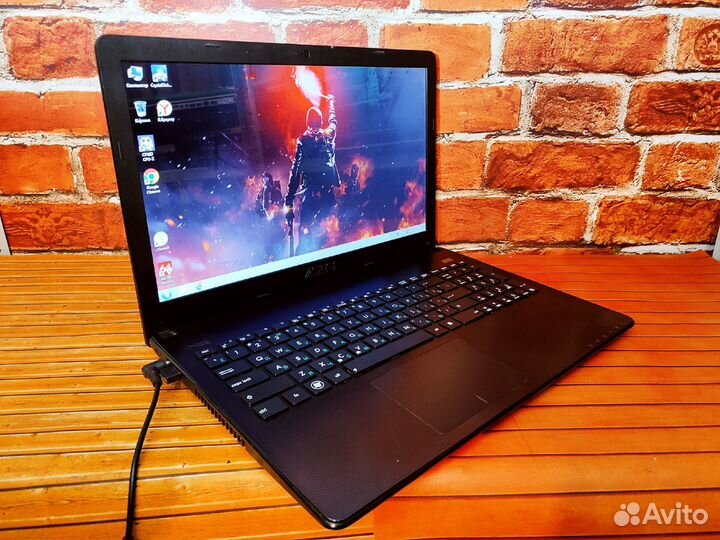 Asus X501U - E2-2 Gen \ 4 Озу \ 160 HDD