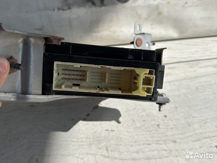 Toyota Land Cruiser 200 Блок предохранителей