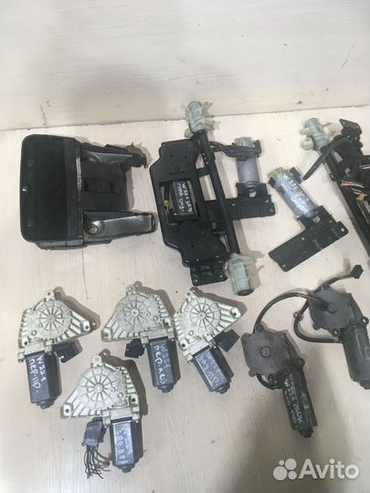 Моторчик стеклоподьемника Мерседес W221