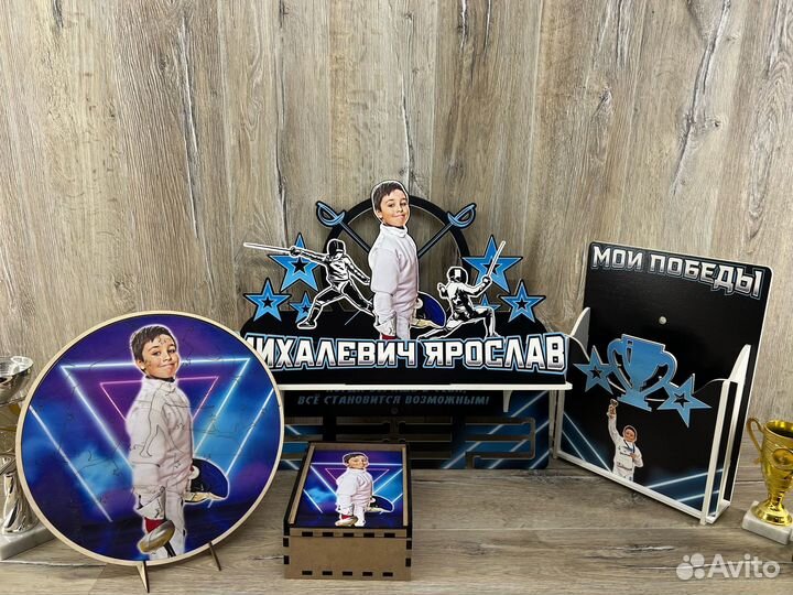 Индивидуальная медальница под заказ