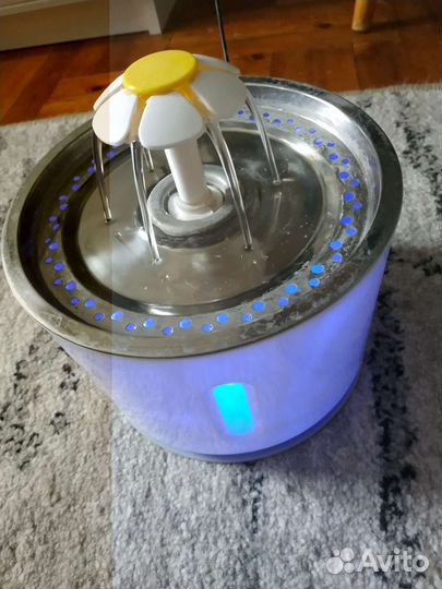 Фонтан,поильник для кошек