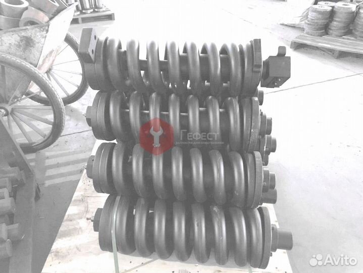 Натяжитель гусеницы 81N7-14012GG