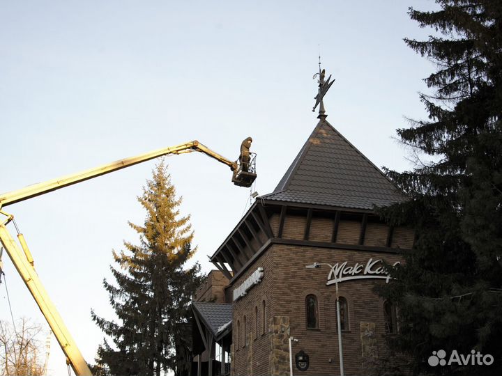 Монтаж уличных гирлянд